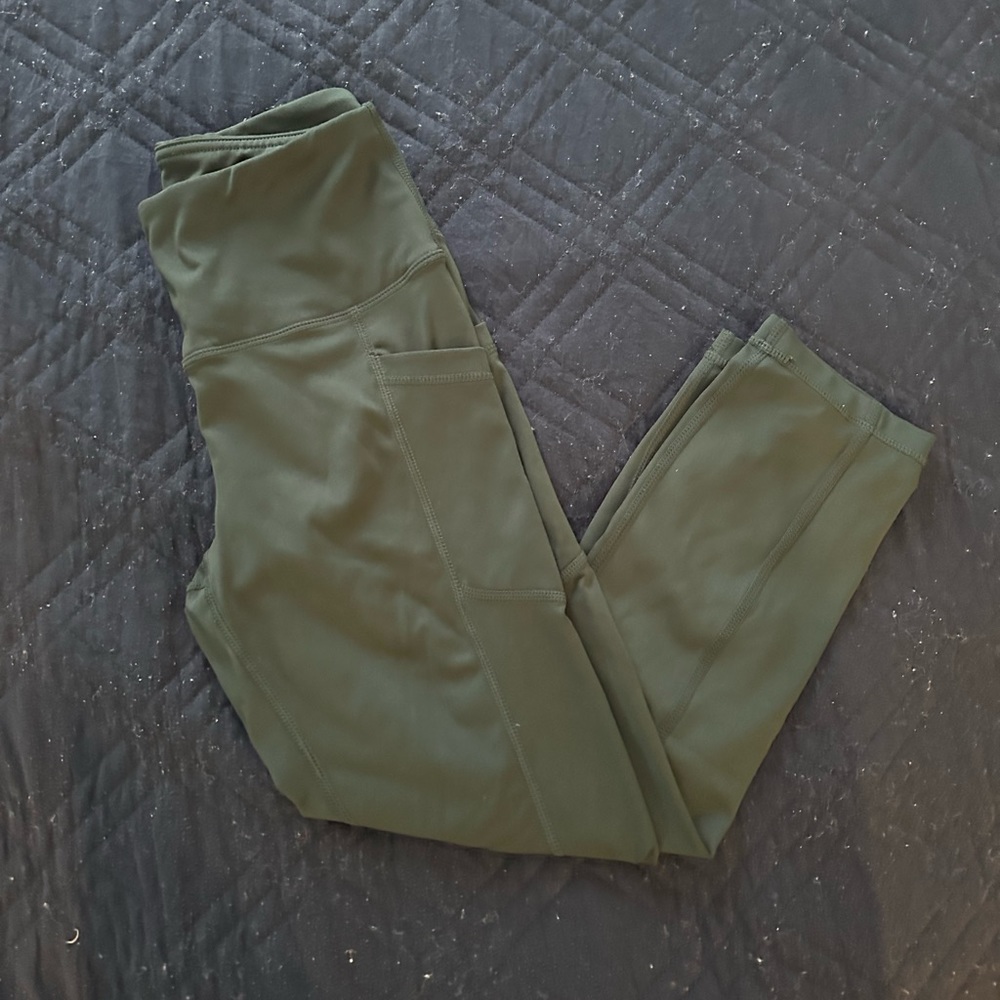 Yogalicious Lux Green capri leggings